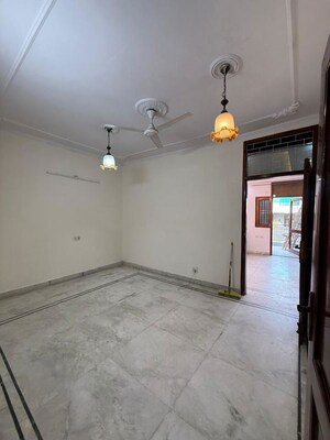 Room in 2 BHK Builder Floor at Kalkaji – for Rent