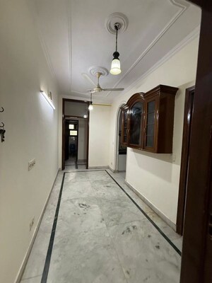 2 BHK Builder Floor – Entrance View at Kalkaji - for Rent