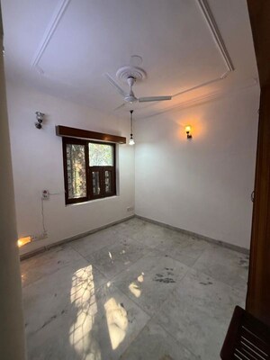 Room in 2 BHK Builder Floor at Kalkaji – for Rent