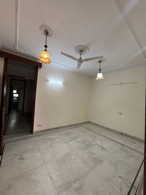 Room in 2 BHK Builder Floor at Kalkaji – for Rent