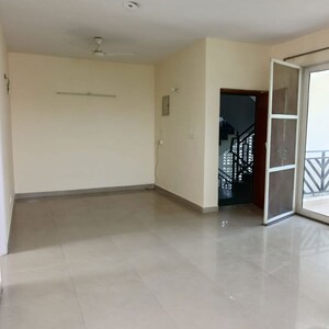 Room in 3 BHK Apartment at BPTP Discovery Park, Sector 80 – for Sale