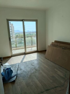Room in 2 BHK Apartment at M3M Woodshire, Sector 107 – for Rent