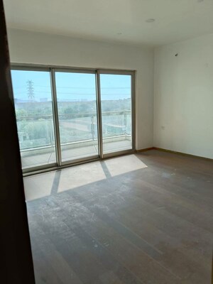 Room in 2 BHK Apartment at M3M Woodshire, Sector 107 – for Rent
