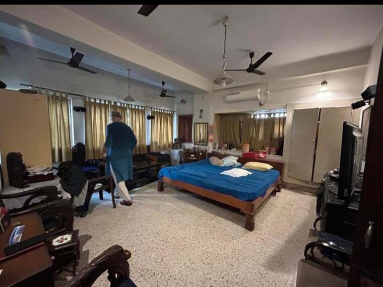  Parking, ballygunge place 5 Bedroom 4000 Sq.Ft. Builder Floor In Ballygunge Place Kolkata 10389688