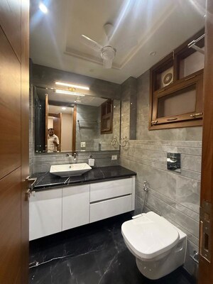 Bathroom in 3 BHK Builder Floor at South Extension ii – for Rent