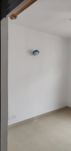 Room in 3 BHK Apartment at Omaxe Heights Gomti Nagar, Gomti Nagar – for Rent