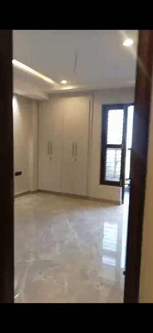 Room in 3 BHK Builder Floor at BPTP District 3, Sector 85 – for Sale