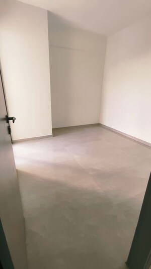 Room in 2 BHK Apartment at Damji Shamji Mahavir Spring Tulip Phase 1, Pokhran Road No Two – for Rent