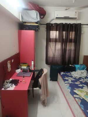Bedroom in 2 BHK Apartment at Eff Jumbo Darshan CHS, Andheri East – for Rent