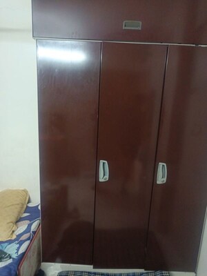 Furnished Amenities in 2 BHK Apartment at Eff Jumbo Darshan CHS, Andheri East – for Rent