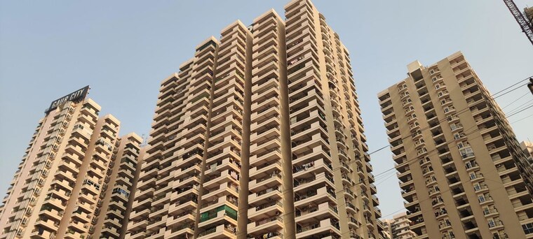 Exterior View, gaur-city-2-14th-avenue 2 Bedroom 955 Sq.Ft. Apartment In Sector 16c Greater Noida Greater Noida 10389757