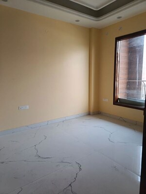 Room in 3 BHK Independent House at Sector 26 – for Rent