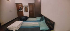 Living Room in 1 RK Apartment at Chittaranjan Park – for Rent