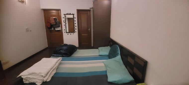 Living Room, chittaranjan park 1 RK 160 Sq.Yd. Apartment In Chittaranjan Park Delhi 10389899