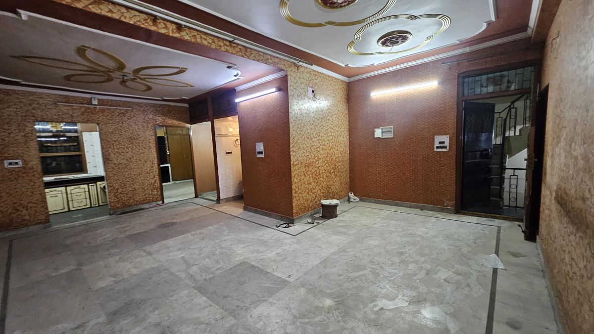 3 BHK + Pooja Room,Servant Room,Store Room Apartment For Sale in Dilshad Colony