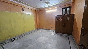 Room in 3 BHK Apartment at Dilshad Colony – for Sale