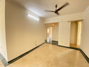 Room in 3 BHK Apartment at Hiranandani Avalon, Powai – for Rent