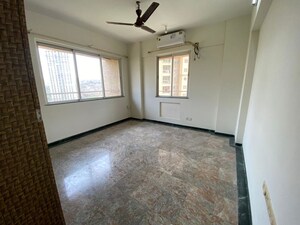 Room in 3 BHK Apartment at Hiranandani Avalon, Powai – for Rent