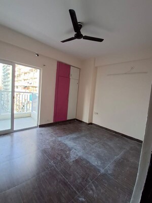 Room in 2 BHK Apartment at VVIP Addresses, Raj Nagar Extension – for Rent