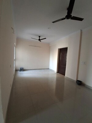 Room in 2 BHK Apartment at VVIP Addresses, Raj Nagar Extension – for Rent