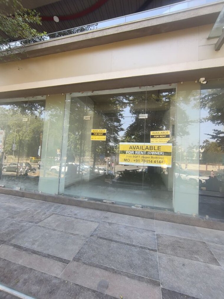  Parking, shreeya-amalga Commercial Showroom 2140 Sq.Ft. In Thaltej Ahmedabad 10389935