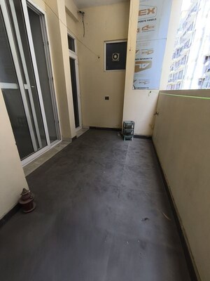 Room in 3 BHK Apartment at Silver City Extention, Vip Road – for Sale