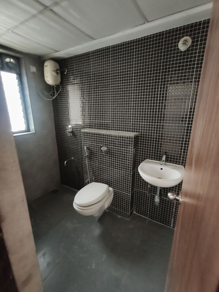 Bathroom, lodha-lakeshore-greens 2 Bedroom 730 Sq.Ft. Apartment In Dombivli East Thane 10389937