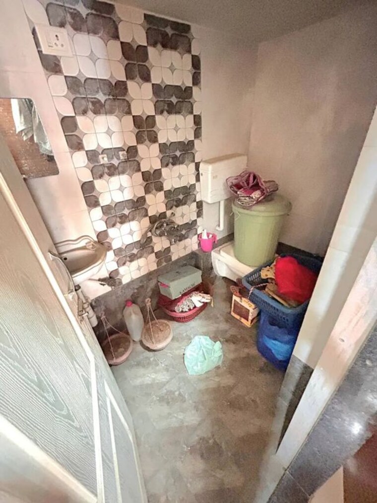 Bathroom, hari-om-complex 2 Bedroom 850 Sq.Ft. Apartment In Nalasopara West Palghar 10389946