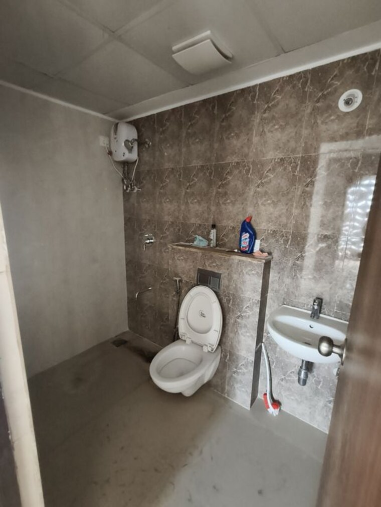 Bathroom, lodha-downtown 2 Bedroom 580 Sq.Ft. Apartment In Dombivli East Thane 10389972