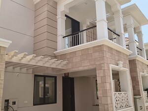 4 BHK Independent House For Rent in Atladara