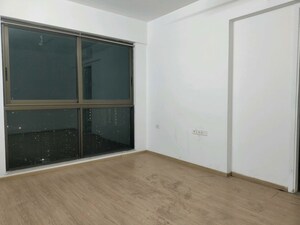 Room in 2 BHK Apartment at Runwal Bliss, Kanjurmarg East – for Rent