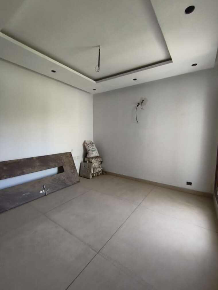 Room, ambala highway 5 Bedroom 150 Sq.Yd. Villa In Ambala Highway Zirakpur 10390010