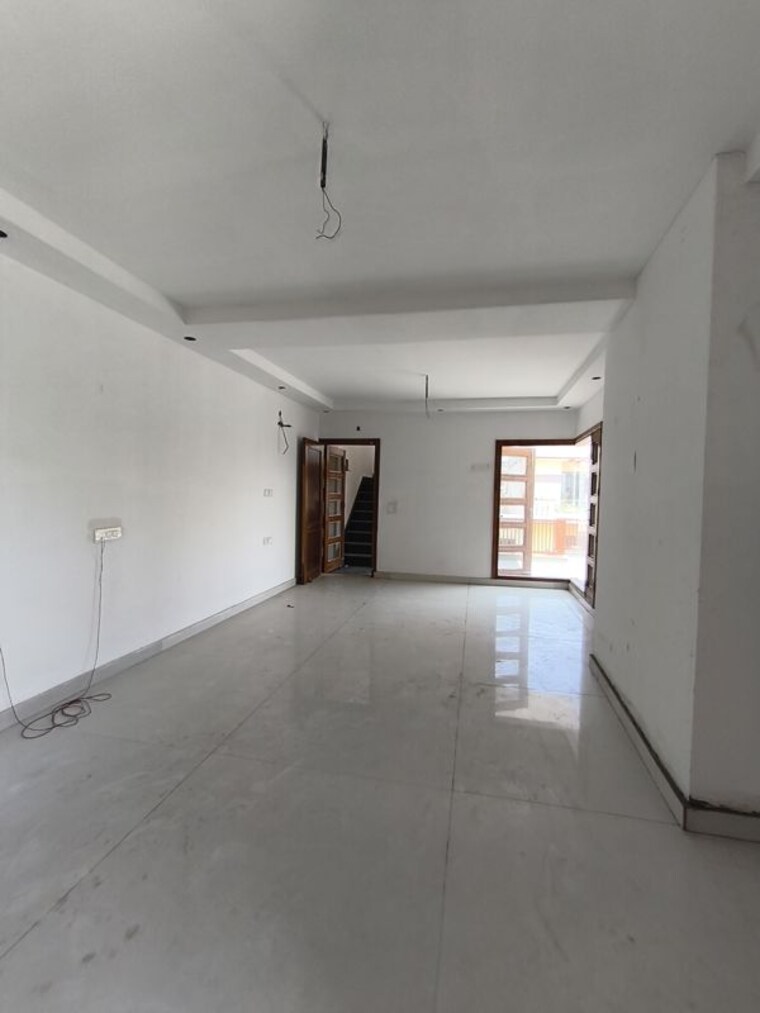 Room, ambala highway 5 Bedroom 150 Sq.Yd. Villa In Ambala Highway Zirakpur 10390010