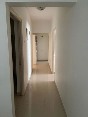  2 BHK Apartment at Serenity Tower, Andheri West – for Rent
