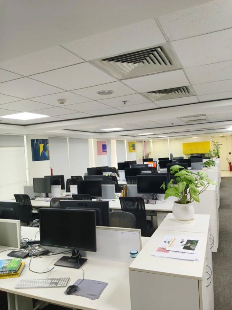 Team Area, sector 63 Commercial Office Space 4000 Sq.Ft. In Sector 63 Noida 10390035
