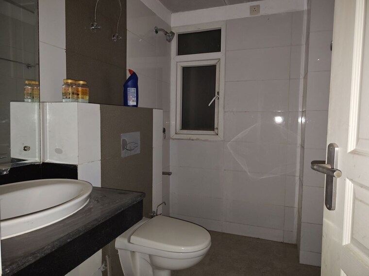 Bathroom, mahindra-aura 3.5 Bedroom 1954 Sq.Ft. Apartment In Sector 110a Gurgaon 10390082