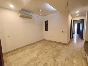 Room in 4 BHK Apartment at Pareena Coban Residences, Sector 99a – for Rent