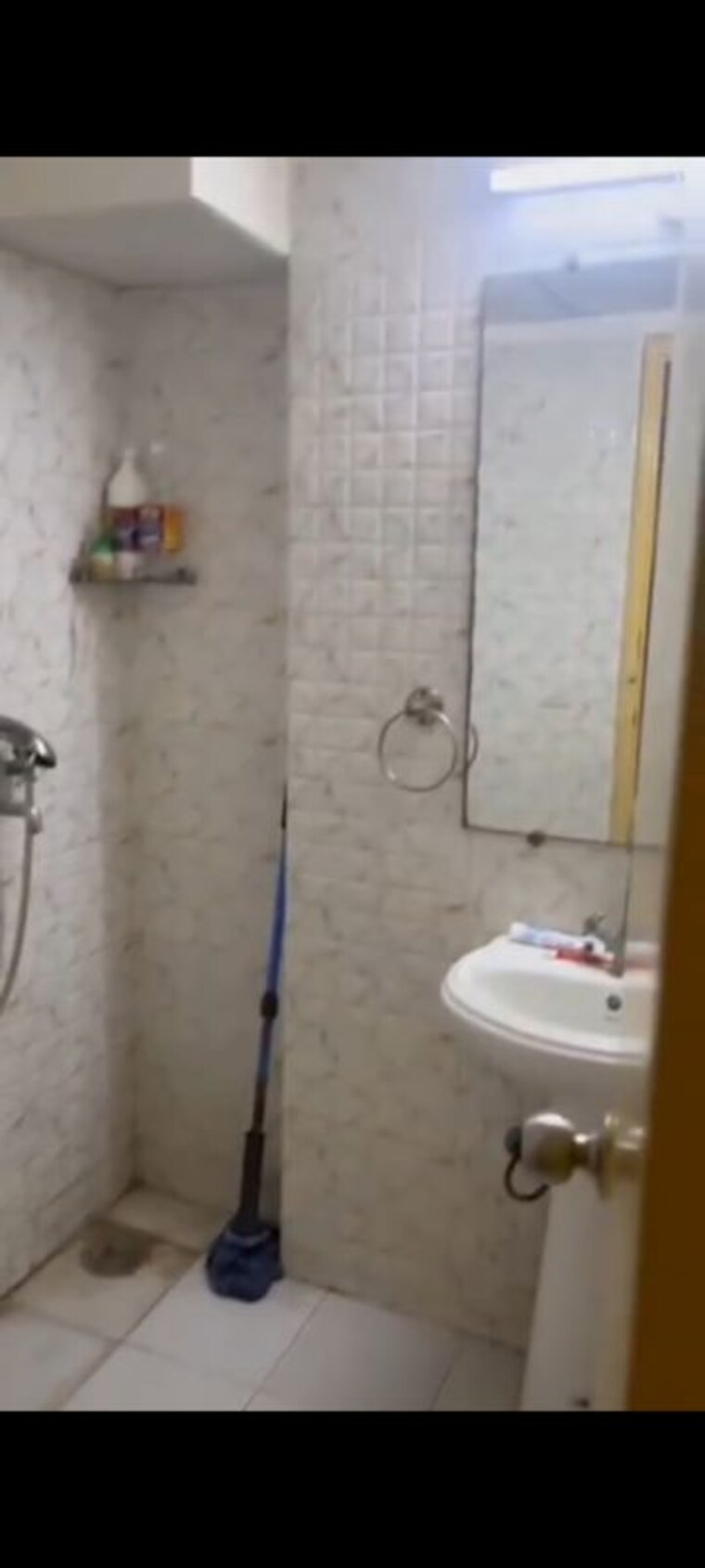 Bathroom, gaur-city-2-12th-avenue 3.5 Bedroom 1320 Sq.Ft. Apartment In Sector 16c Greater Noida Greater Noida 10389562