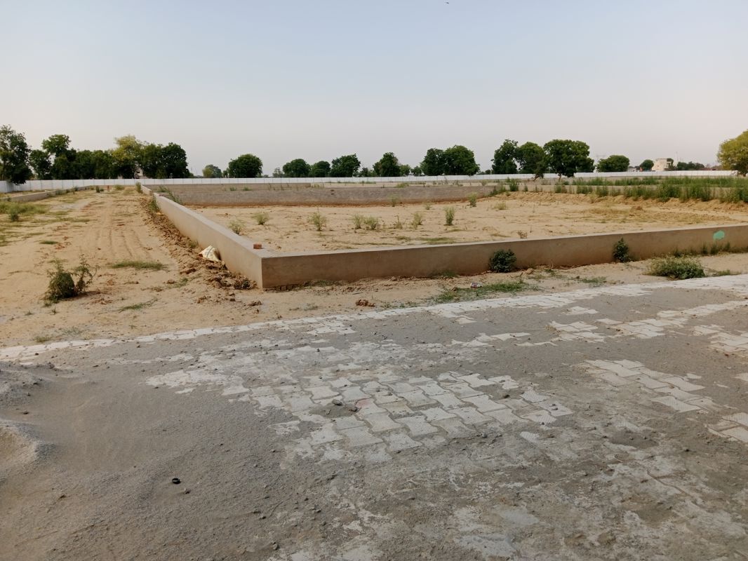 Plot For Sale in Agra Bypass