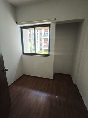 Room in 1.5 BHK Apartment at Lodha Lakeshore Greens, Dombivli East – for Rent