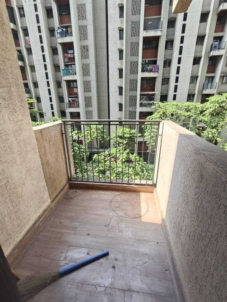 Balcony, lodha-lakeshore-greens 1.5 Bedroom 638 Sq.Ft. Apartment In Dombivli East Thane 10390106