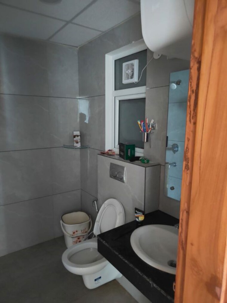 Bathroom, omaxe-lake 2 Bedroom 1430 Sq.Ft. Apartment In North Mullanpur Chandigarh 10390090