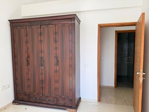 Room in 3 BHK Apartment at Omaxe Lake, North Mullanpur – for Rent