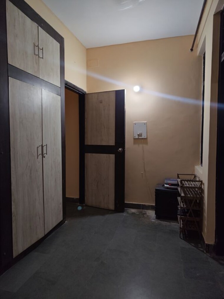 Room, ansal-plaza-sector-23 3 Bedroom 1800 Sq.Ft. Builder Floor In Sector 23 Gurgaon 10390118
