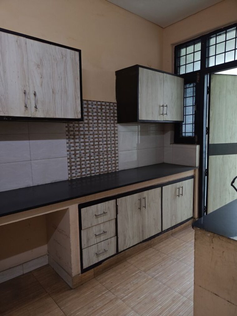 Kitchen, ansal-plaza-sector-23 3 Bedroom 1800 Sq.Ft. Builder Floor In Sector 23 Gurgaon 10390118