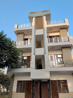 2 BHK Builder Floor For Rent in Aditya World City