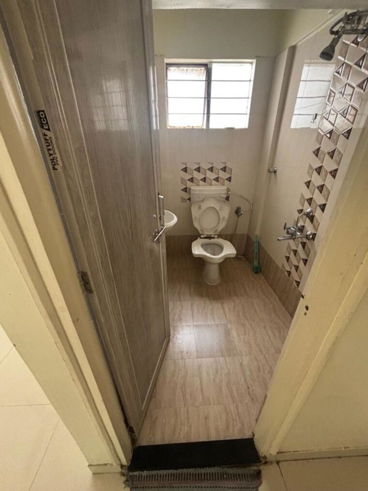 Bathroom, pandurang colony 1 Bedroom 535 Sq.Ft. Apartment In Pandurang Colony Pune 10390152