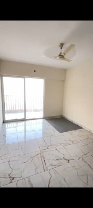 Room in 3 BHK Apartment at Pandav Nagar – for Rent