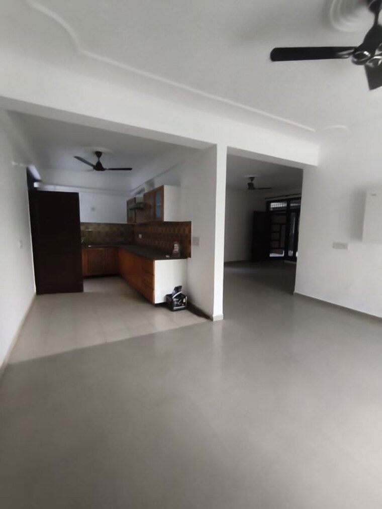 Kitchen, vip road 3 Bedroom 1850 Sq.Ft. Apartment In Vip Road Zirakpur 10390153