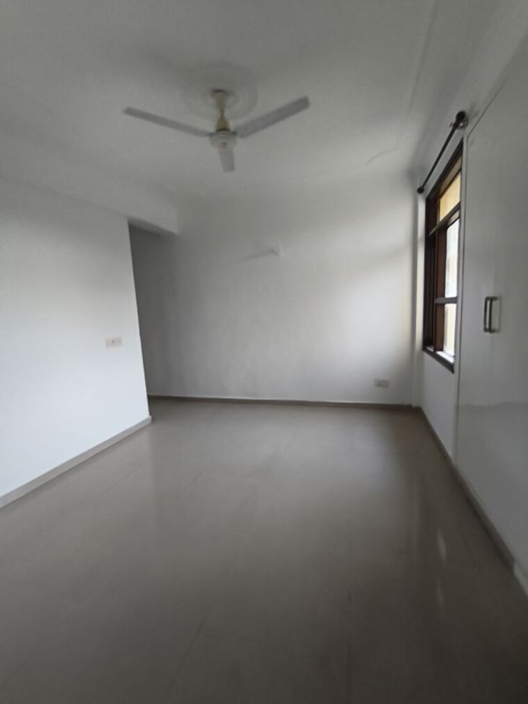 Room, vip road 3 Bedroom 1850 Sq.Ft. Apartment In Vip Road Zirakpur 10390153